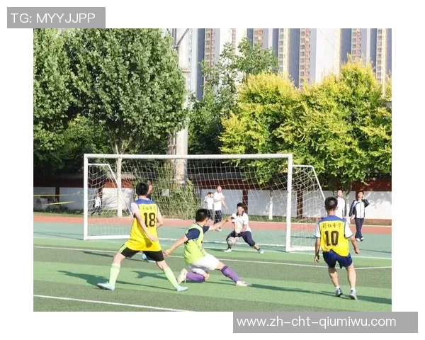 西安足球俱乐部奋力拼搏新赛季展现青春风采与团队精神 西安足球俱乐部奋力拼搏新赛季展现青春风采与团队精神