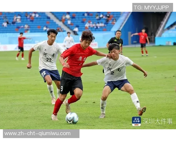 精彩瞬间尽在足球赛图片中展现激情与团队合作的魅力与力量 精彩瞬间尽在足球赛图片中展现激情与团队合作的魅力与力量